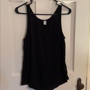 Sleeveless, airy, pocket tank ⚫️◾️